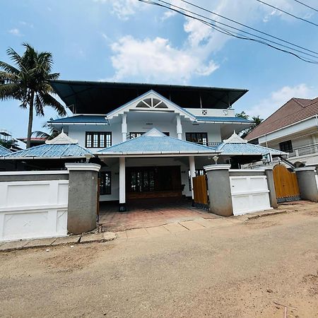 فندق Isha Residency Kochi المظهر الخارجي الصورة