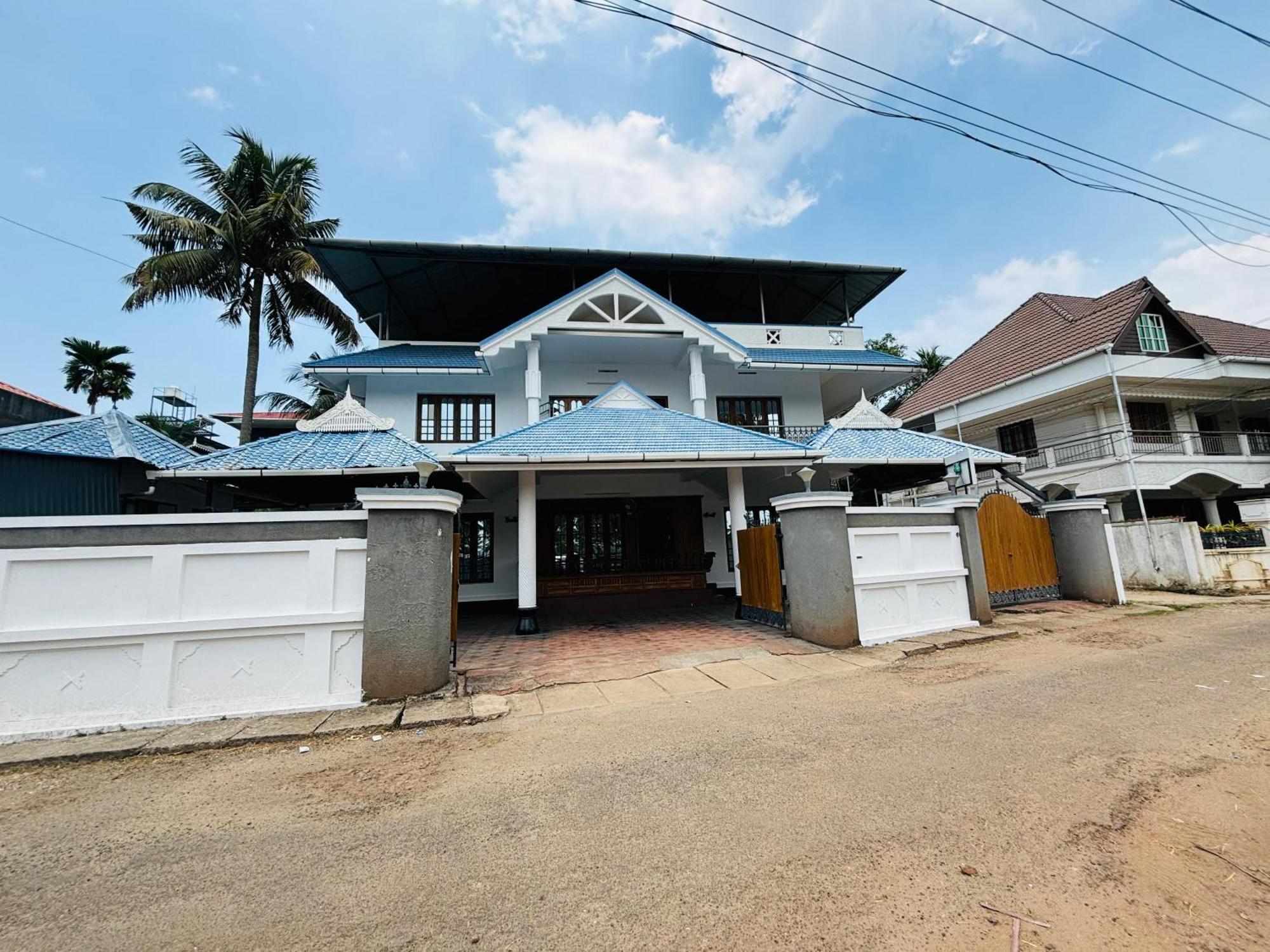 فندق Isha Residency Kochi المظهر الخارجي الصورة
